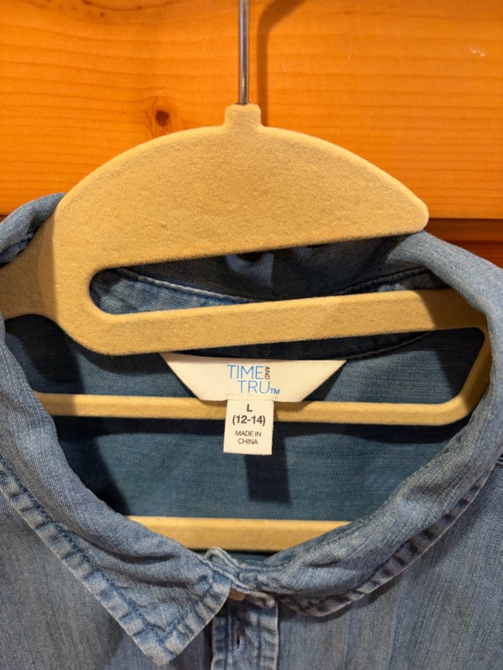 Time&Tru Light Blue Short Sleeve Chambray Shirt Top size large - Picture 5 of 5